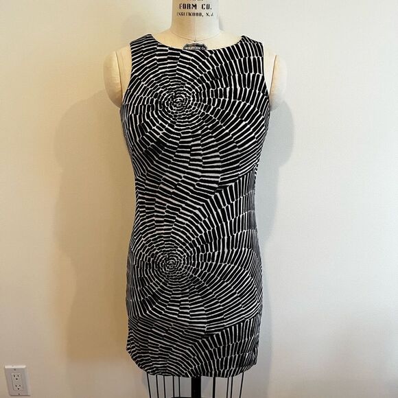 ‎Trina Turk Black and White Spider Web women’s size 4 - Picture 2 of 6